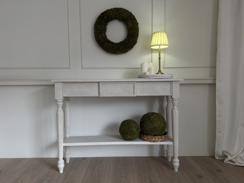 table_viewed_from_the_front.jpg