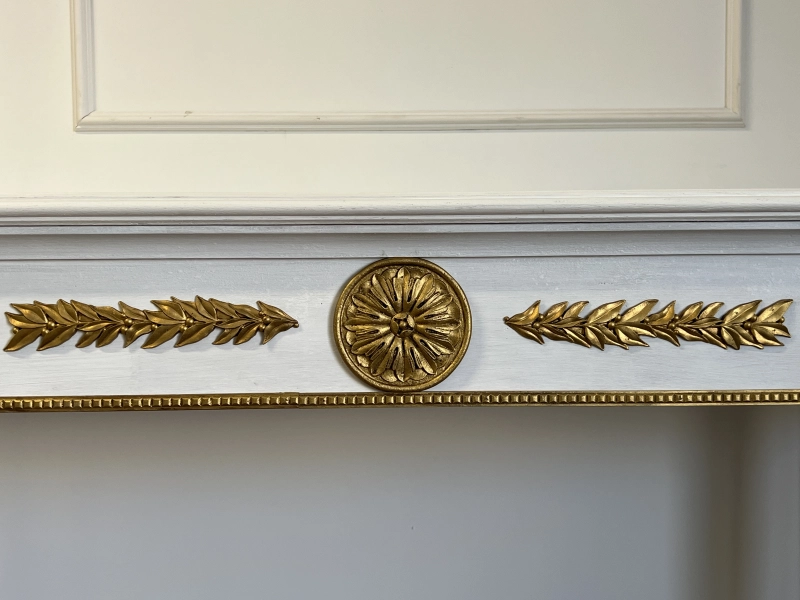 front_decor_close_up.JPG