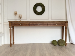 table_front(1).jpg